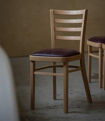 dřevěná židlička Selima P, buk přírodní, čalouněná pravou kůží, český výrobce židlí Sádlík